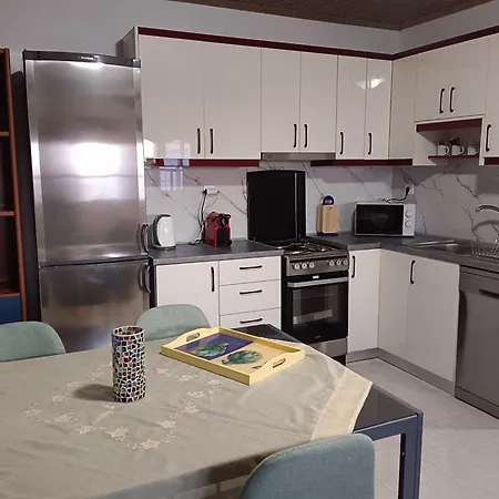 Jane, Quiet, Luxurious, Family Friendly, Spacious, Close To The Beach!